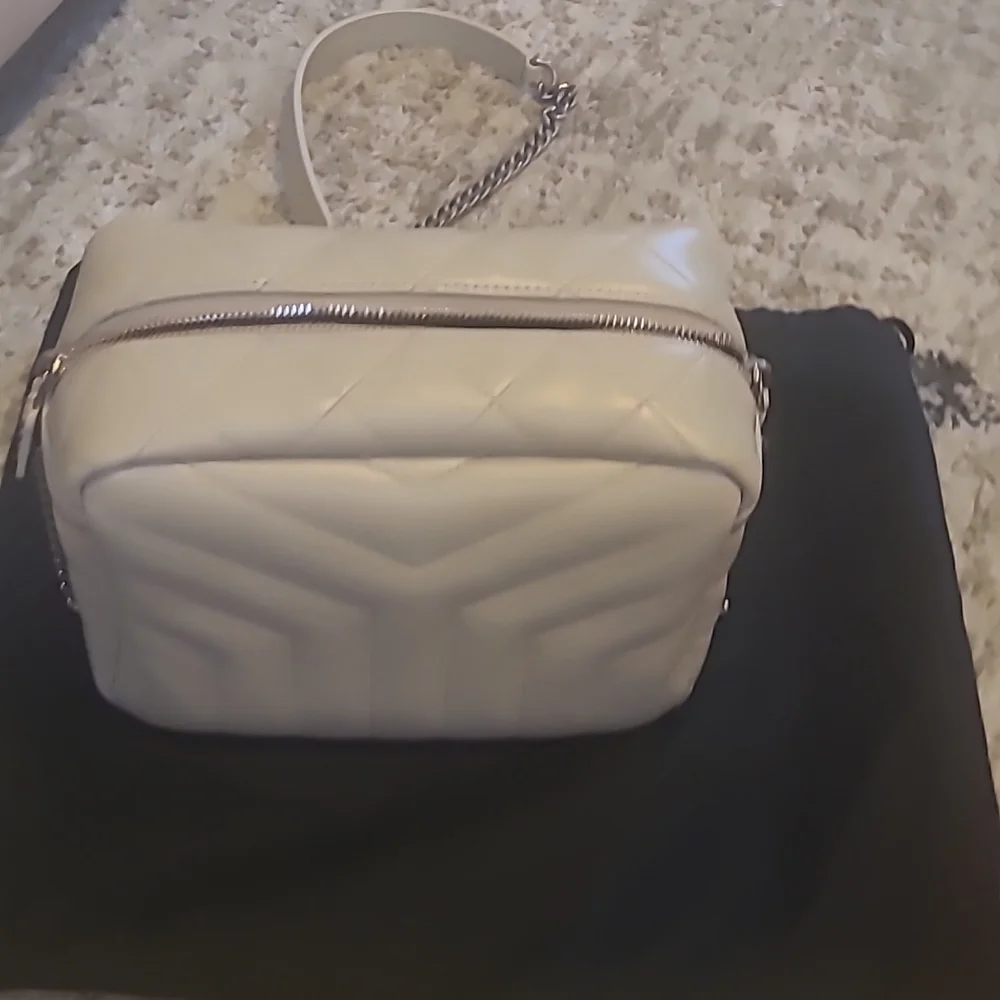Handbag - Picture 3 of 3